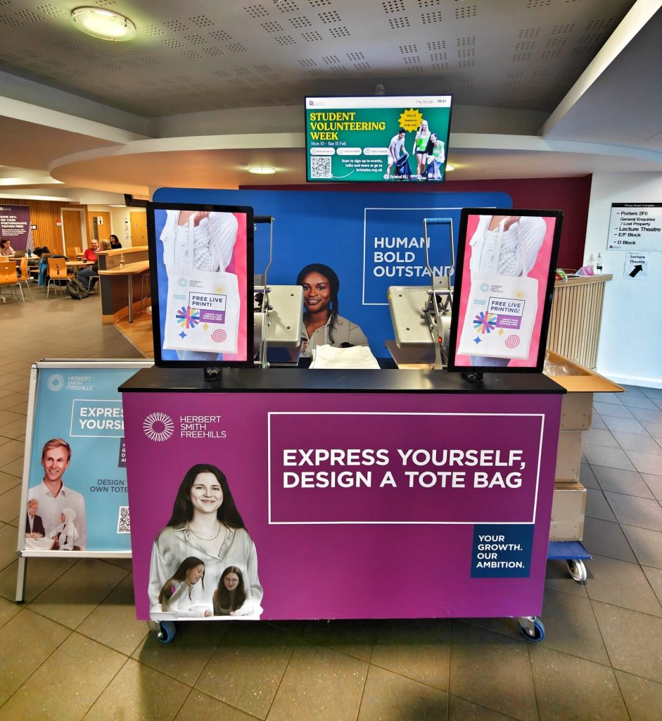 Fast and reliable online digital printing services offering custom business cards, flyers, brochures, and posters with doorstep delivery.