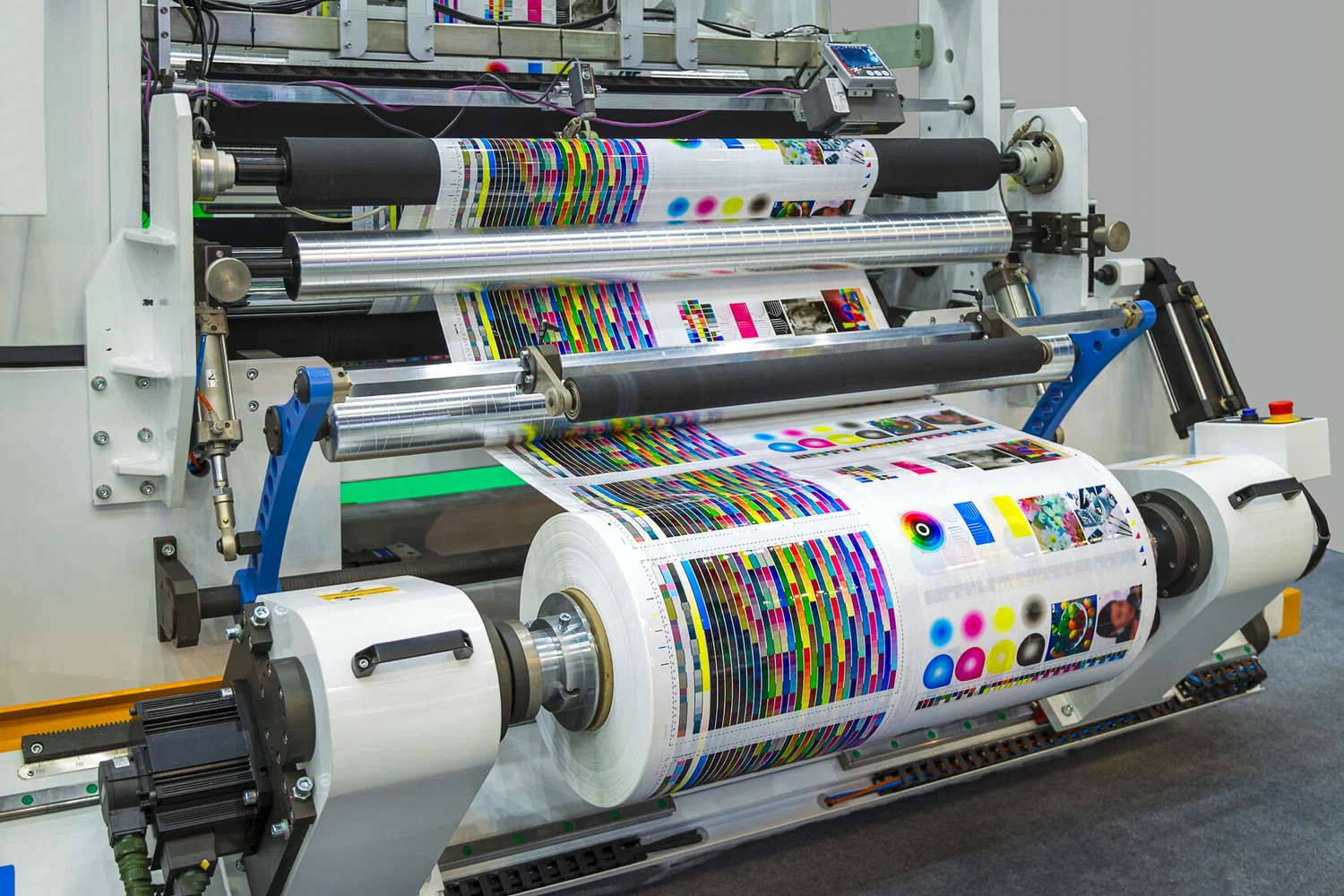 Professional printing services in Dubai for business branding and marketing materials